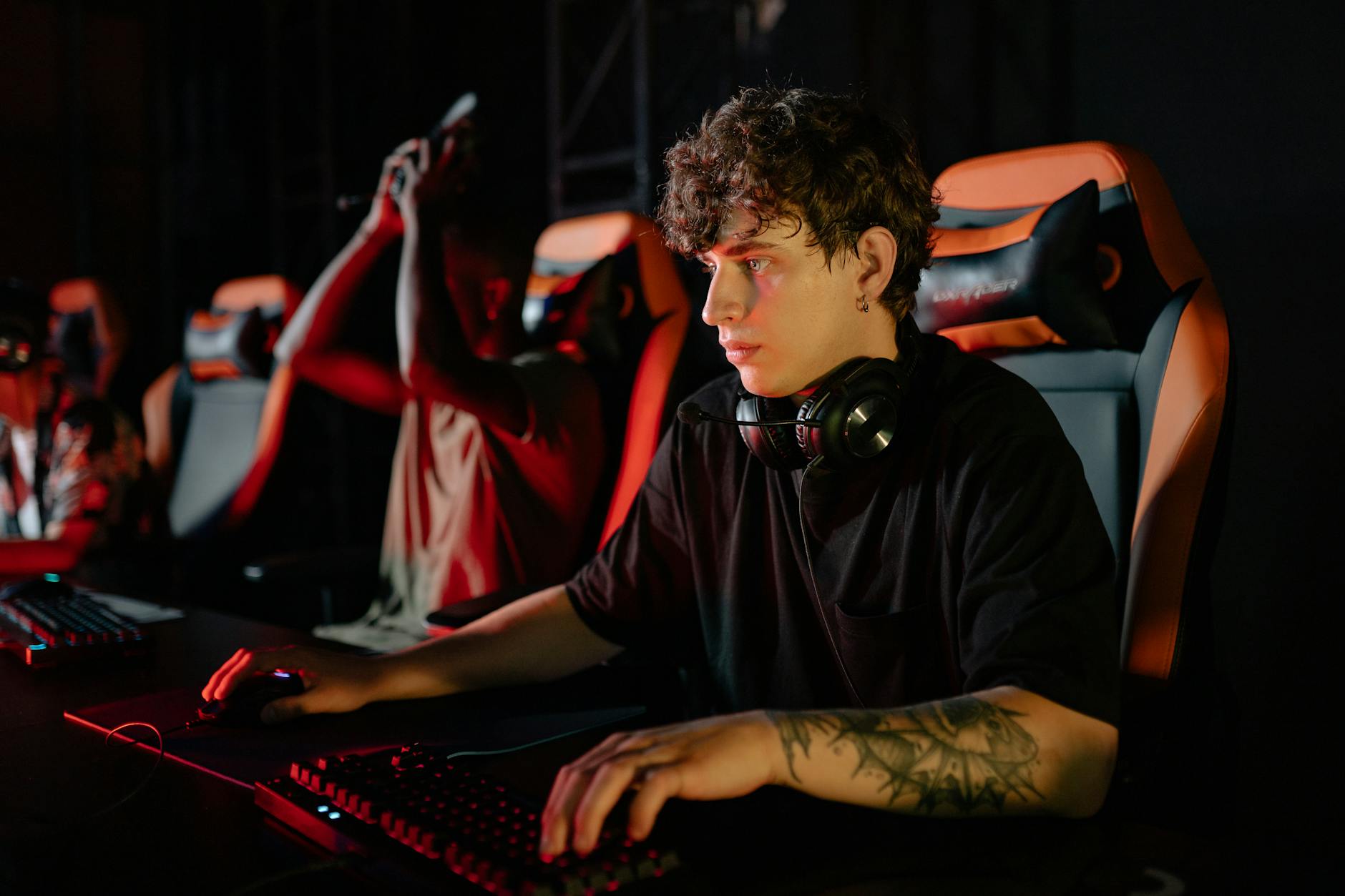 Minh họa các loại kèo e-sport phổ biến như thắng thua, chấp map và tài xỉu